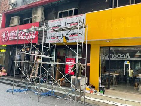 信丰制作广告招牌如何避免它发黄？